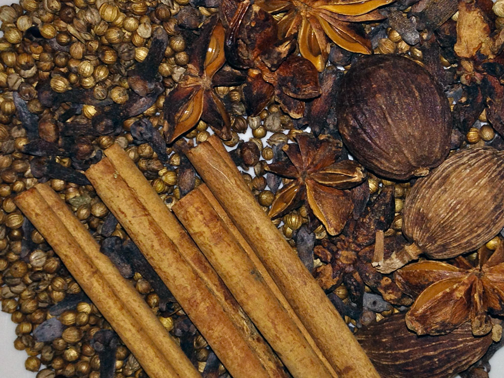 Essential Pho Spices Guide - RunAwayRice