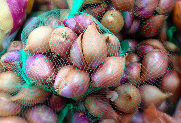 Shallots in retail net