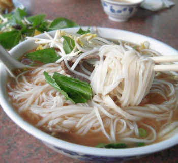 Banh pho and chopstick